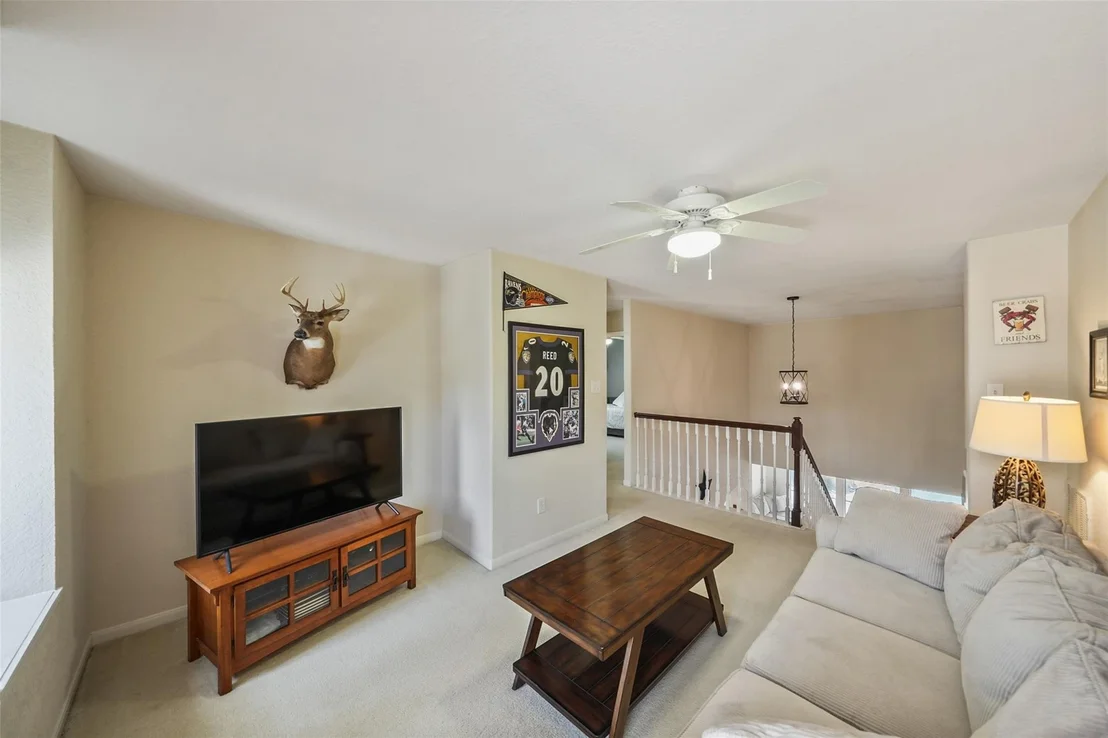 Photo of 122 W Russet Grove Circle