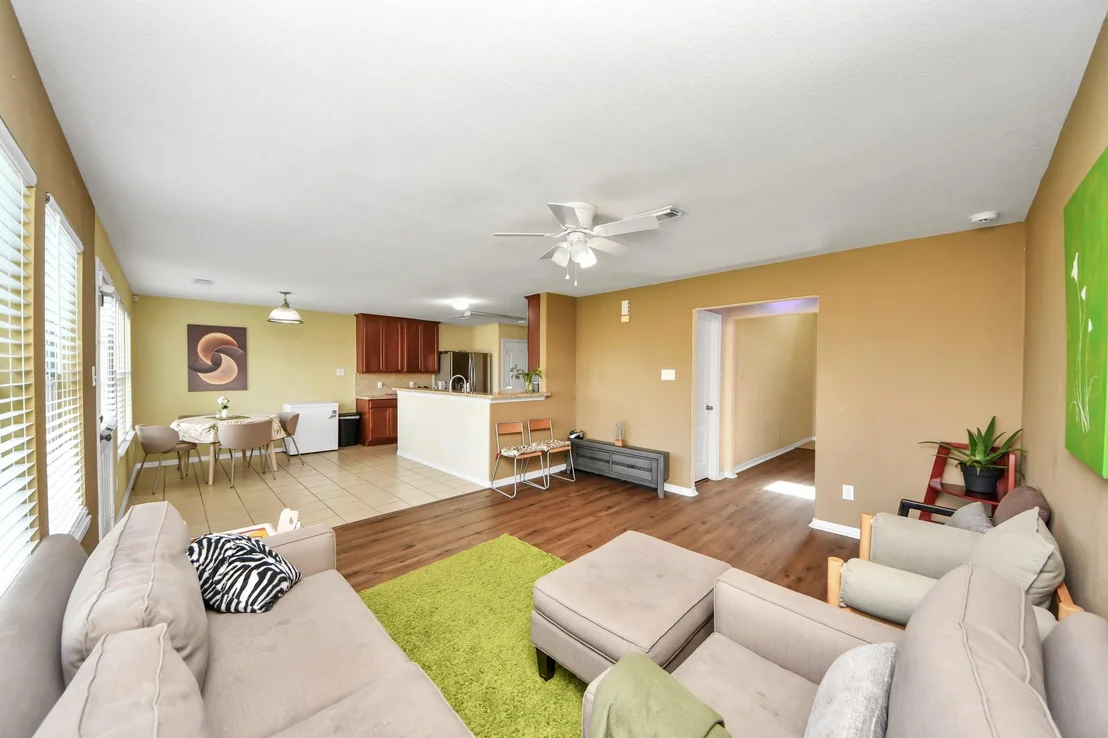 Photo of 5019 Royal Cypress Drive