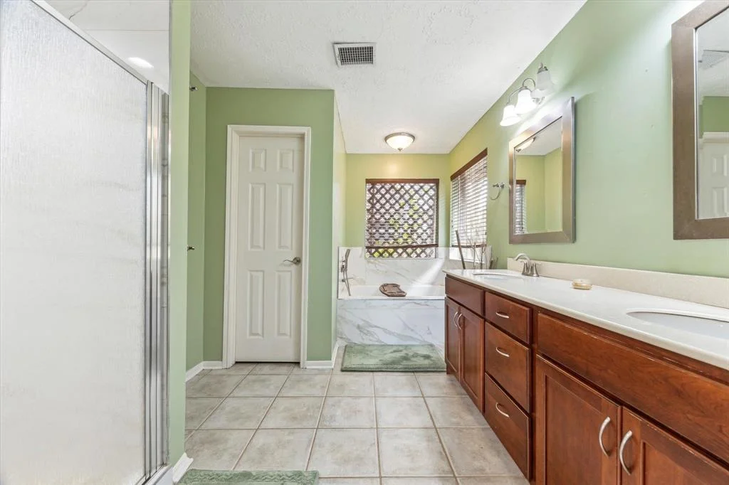 Photo of 14430 Oak Chase Drive