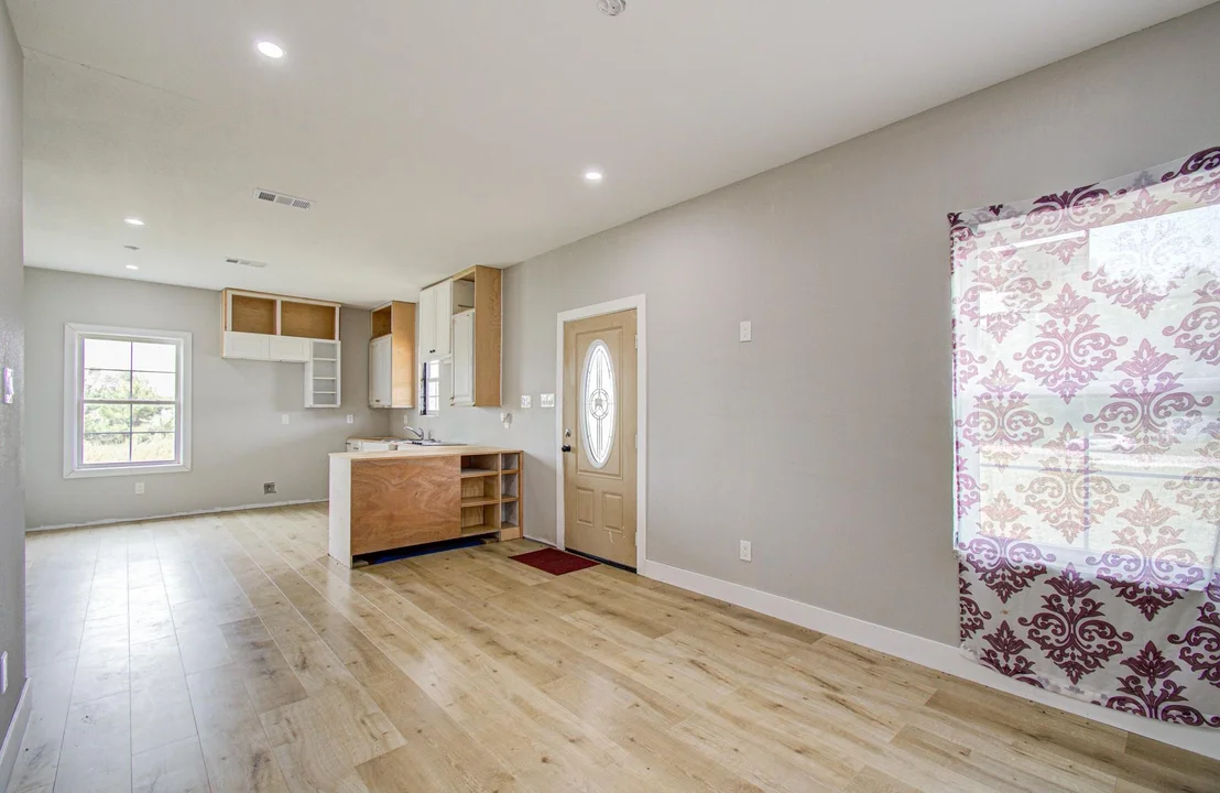 Photo of 1243 Road 5263