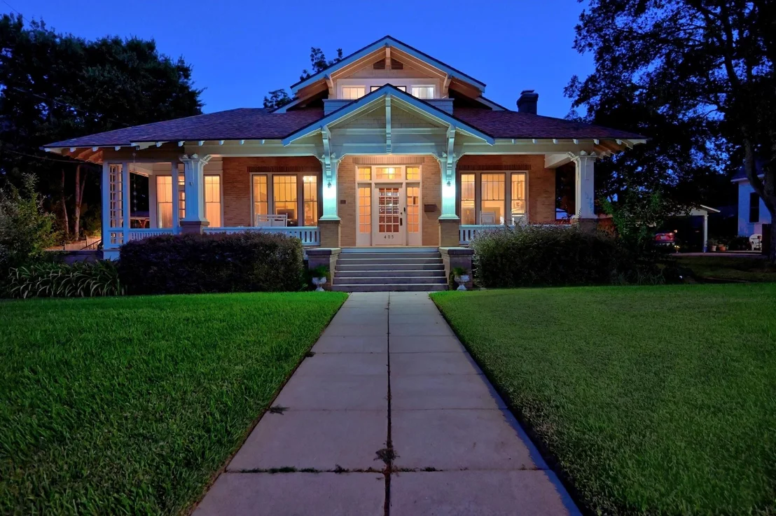 Photo of 405 College Avenue