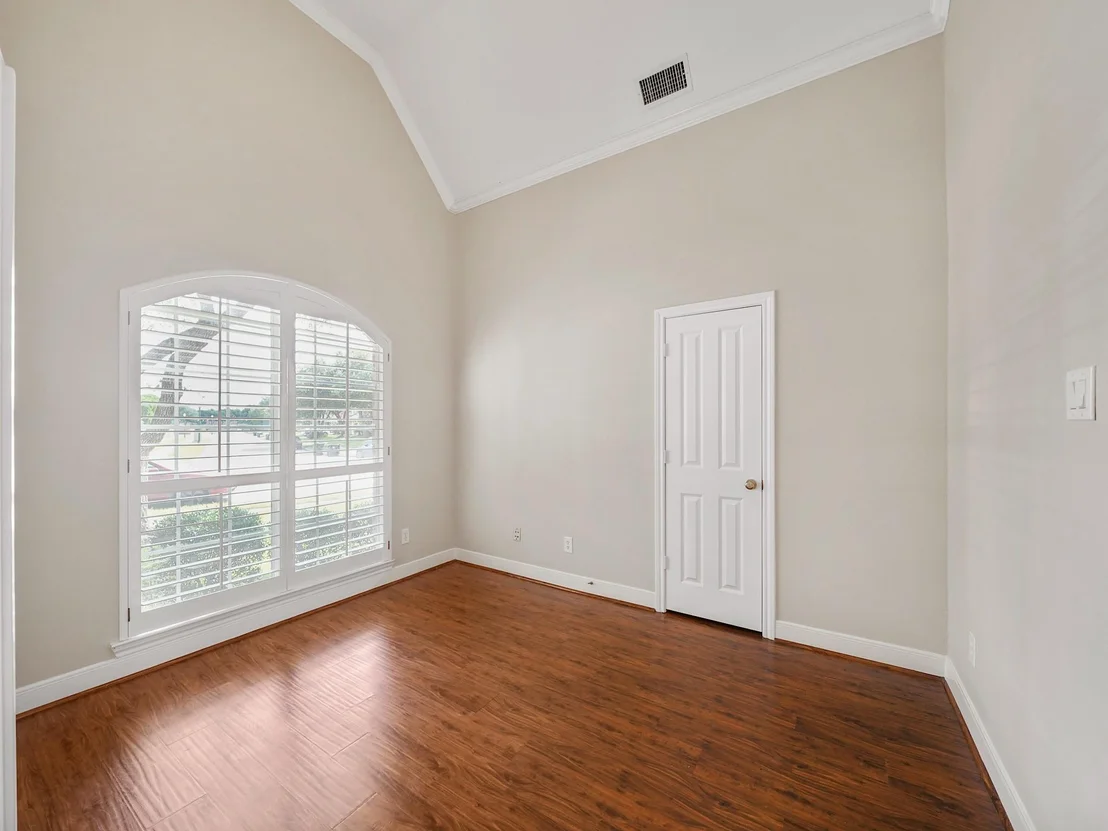 Photo of 3907 Garnet Falls