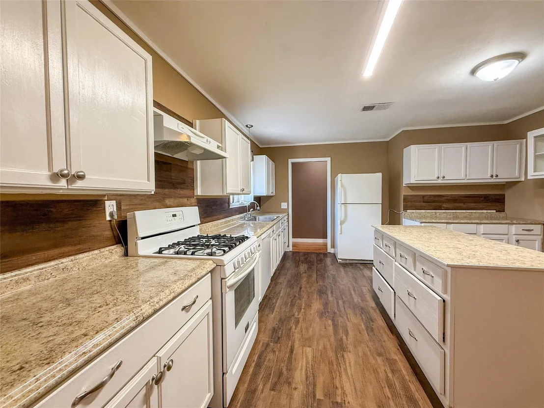 Photo of 3321 Tanglebriar Drive