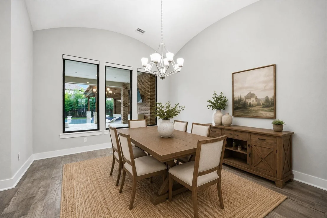 Photo of 4715 Lake Crest Drive