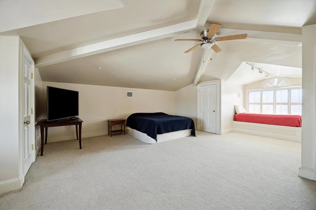 Photo of 6632 Brompton Road