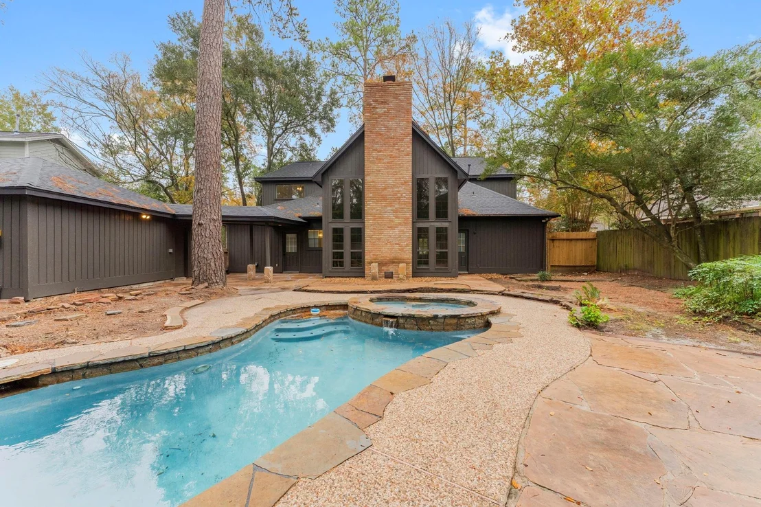 Photo of 6 Thornhedge Court