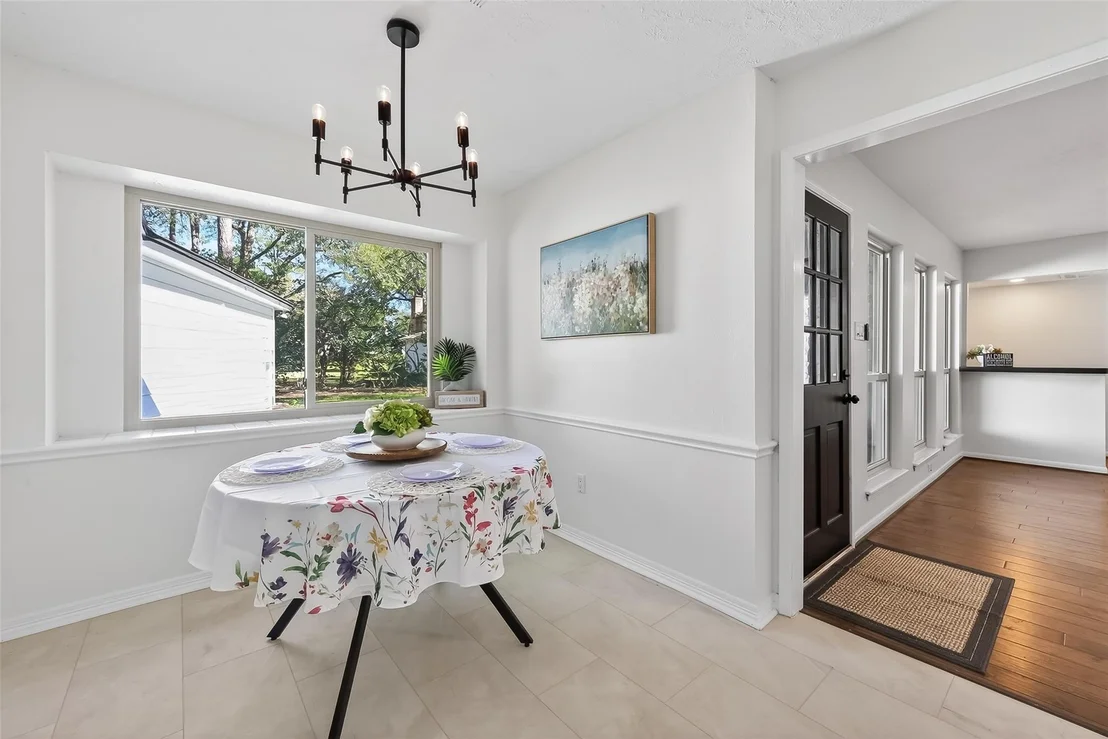 Photo of 13202 Lakecrest Drive
