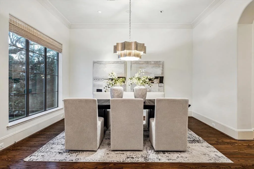 Photo of 2036 Addison Road