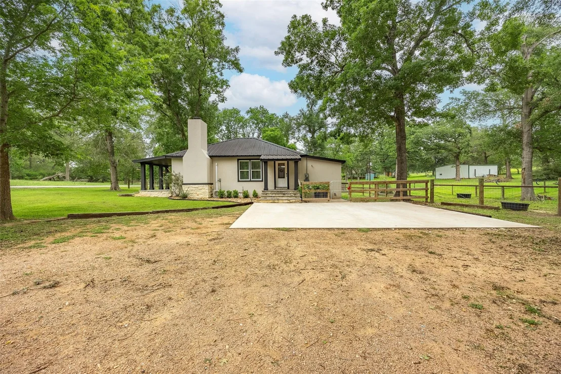 Photo of 2283 Tigerpoint Road