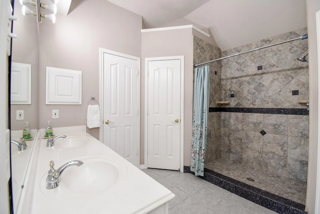 Photo of 7915 Fall Hollow Drive