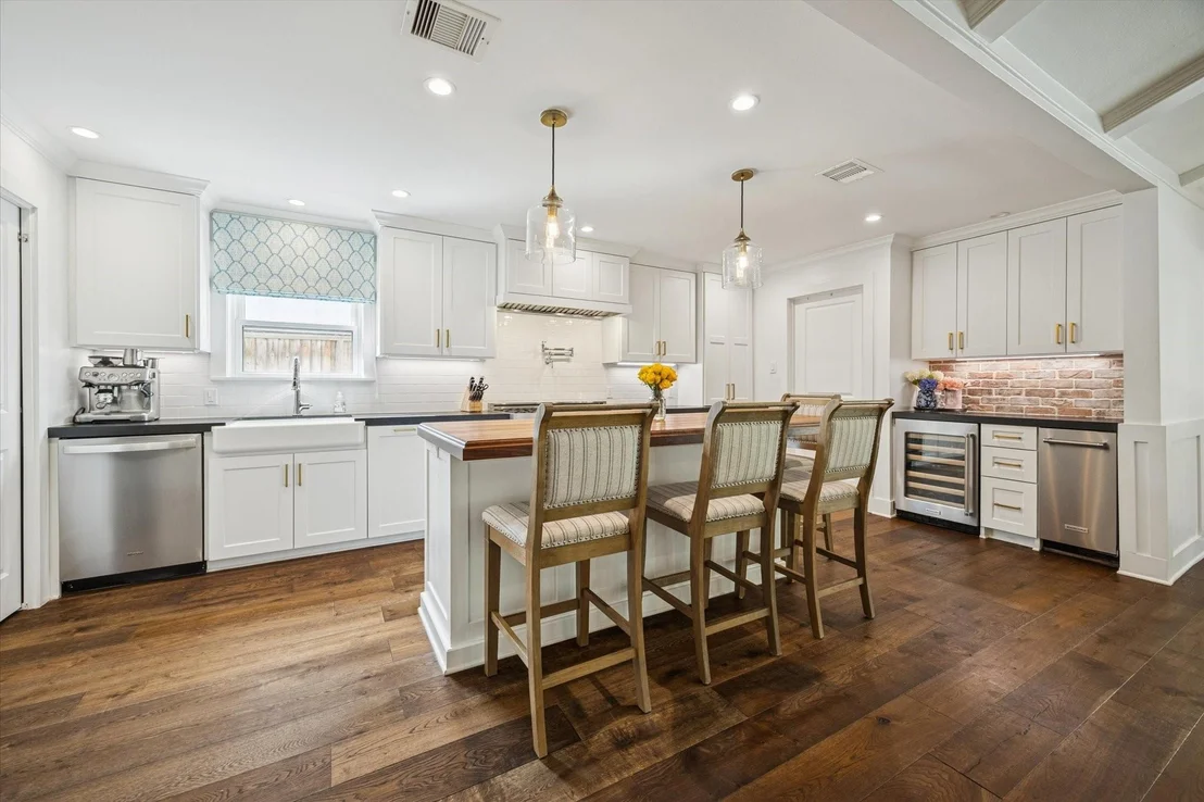 Photo of 1210 Briarbrook Drive