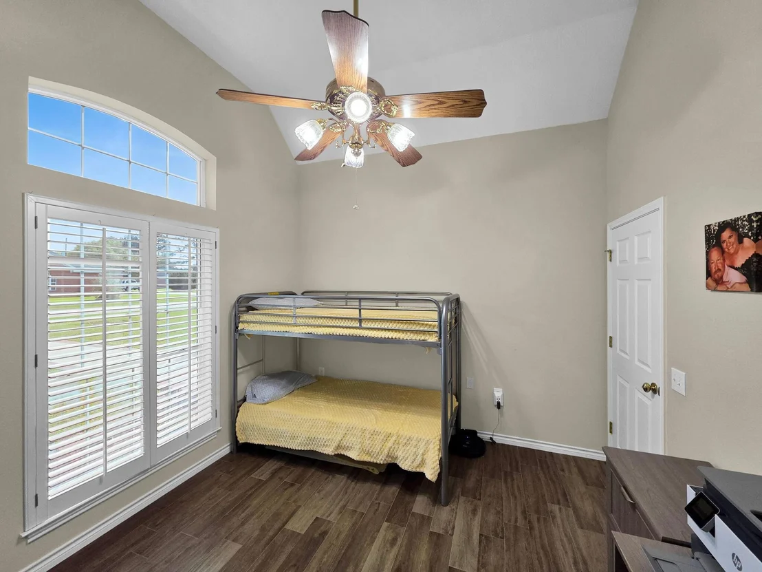 Photo of 520 Meadow Lane