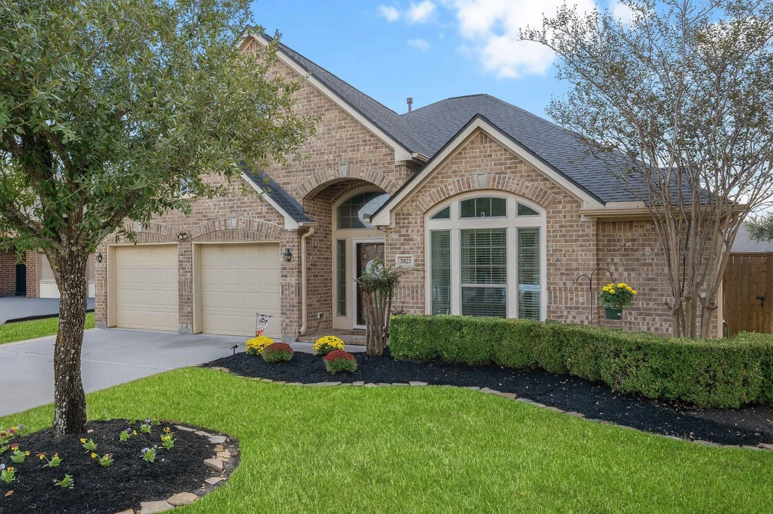 Photo of 31823 Forest Oak Lane