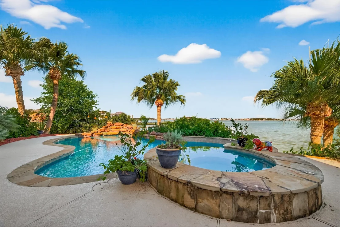 Photo of 2242 Marina Way