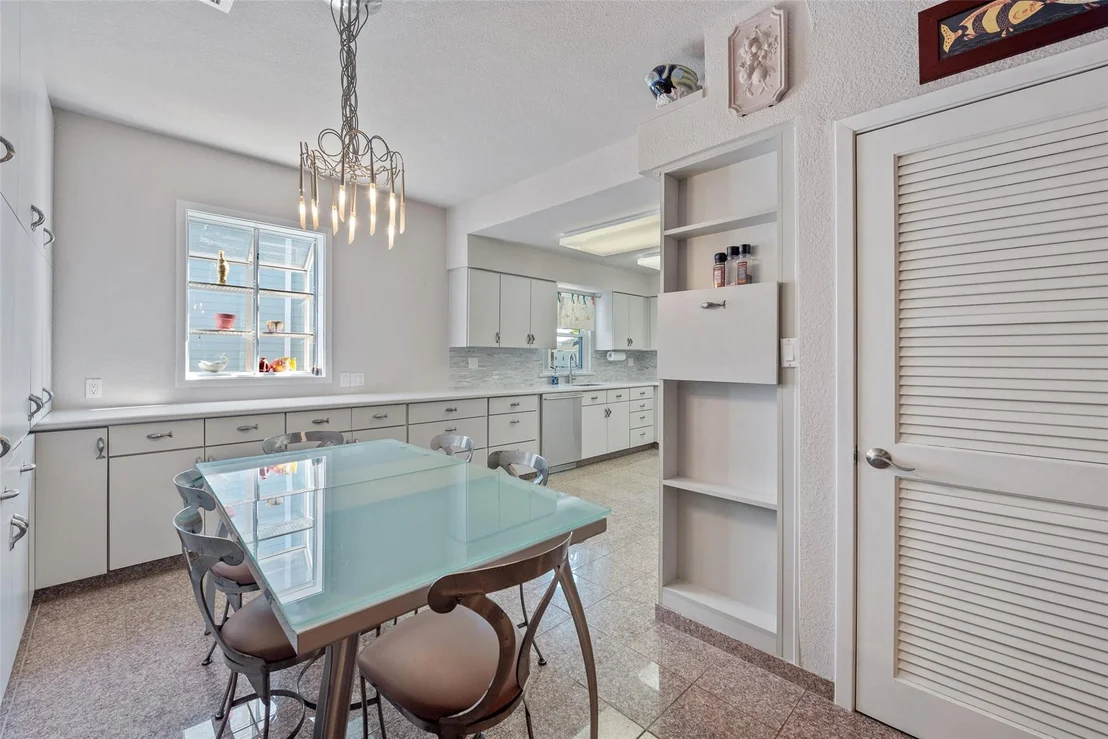 Photo of 1334 Outrigger