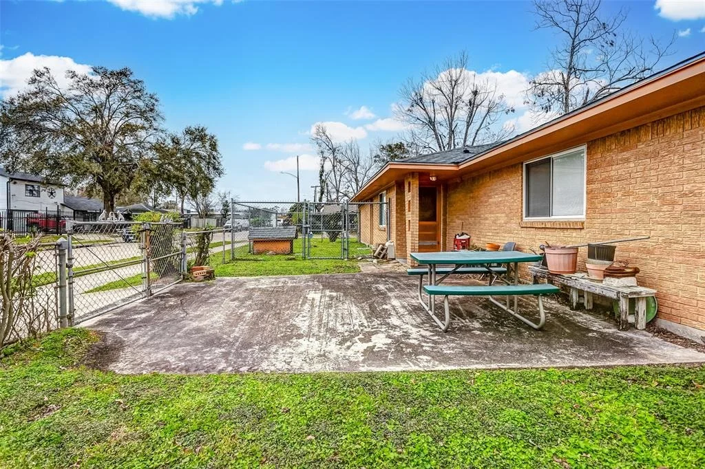 Photo of 418 Cliffside Drive