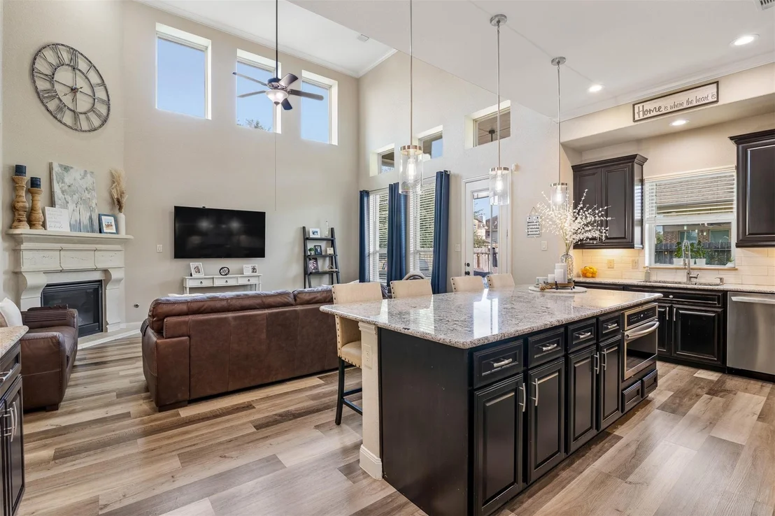 Photo of 7103 Avalon Bluff Drive