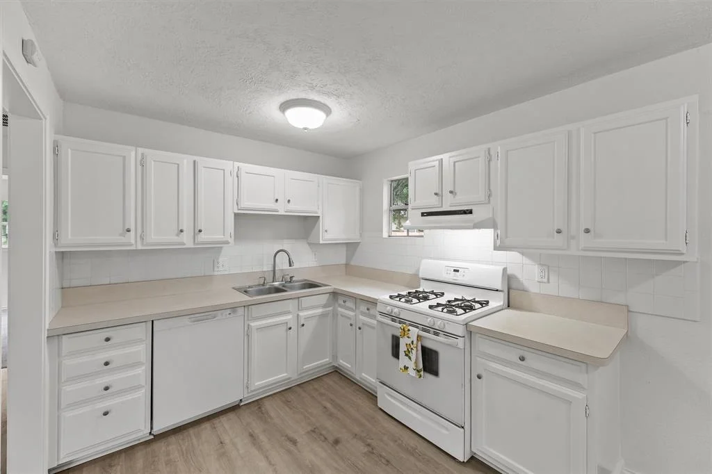 Photo of 1024 Columbia River Road