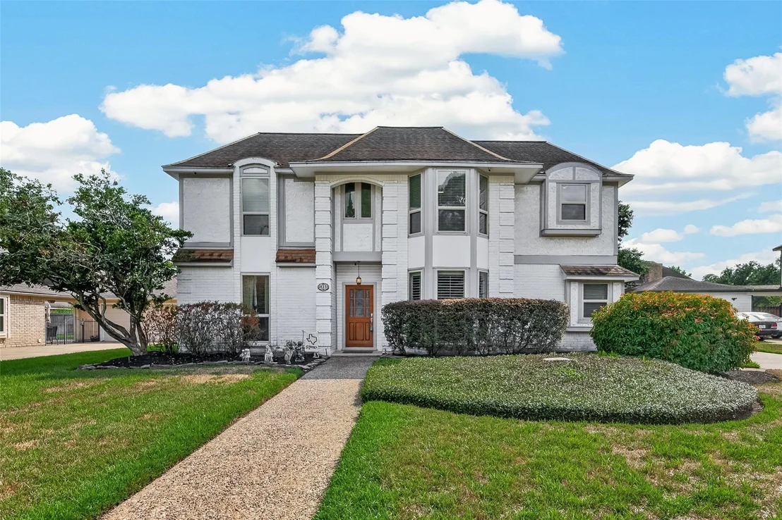 Photo of 18331 Longcliffe Drive