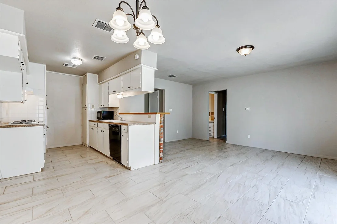Photo of 5318 Botany Lane