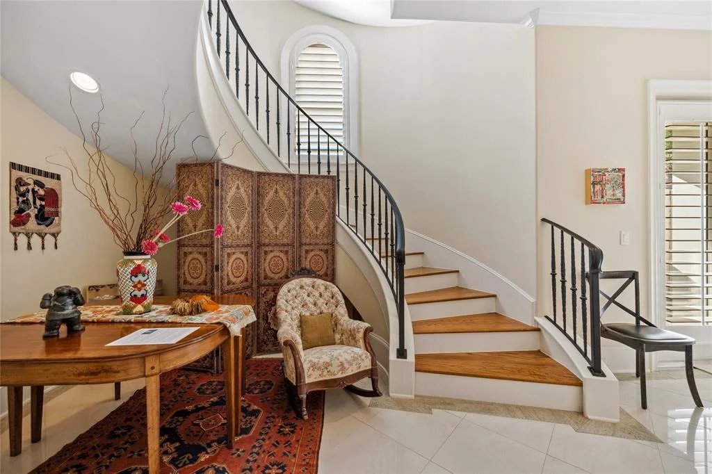 Photo of Unit E at 1700 Sunset Boulevard