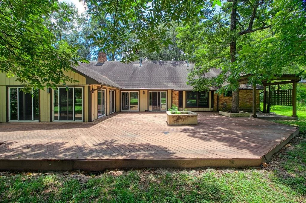 Photo of 570 Roanoke Drive