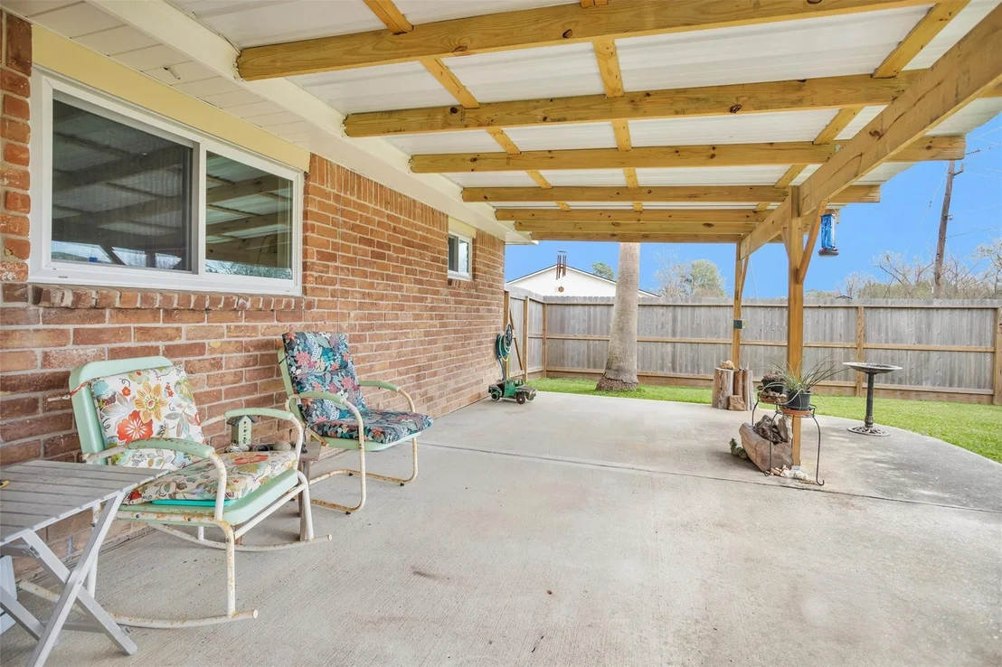Photo of 8422 Oakhaven Road