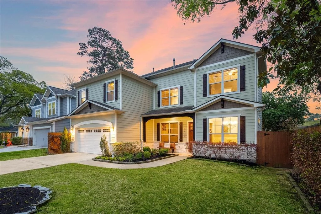 Photo of 1423 Chantilly Lane