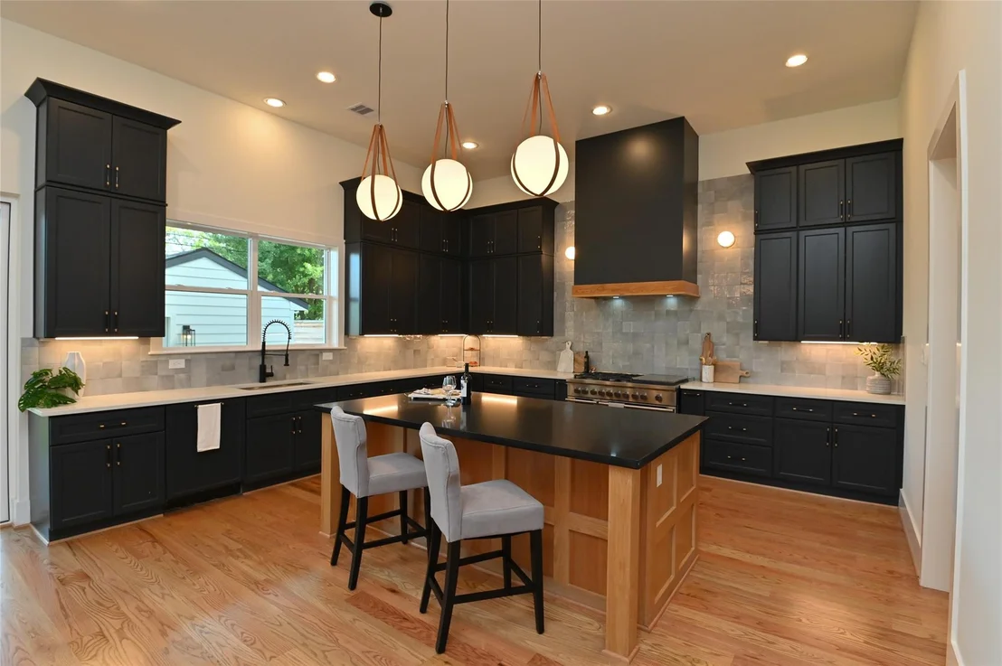 Photo of 1733 Du Barry Lane