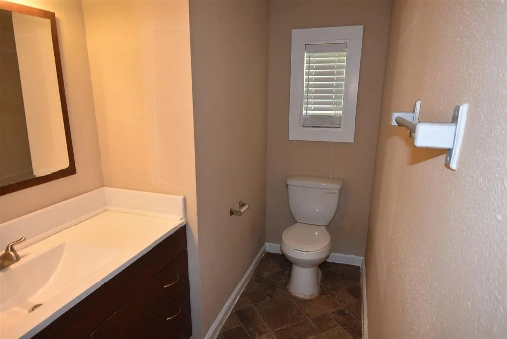 Photo of 600 Bullfrog Lane