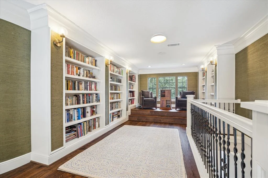 Photo of 9 S Brokenfern Drive