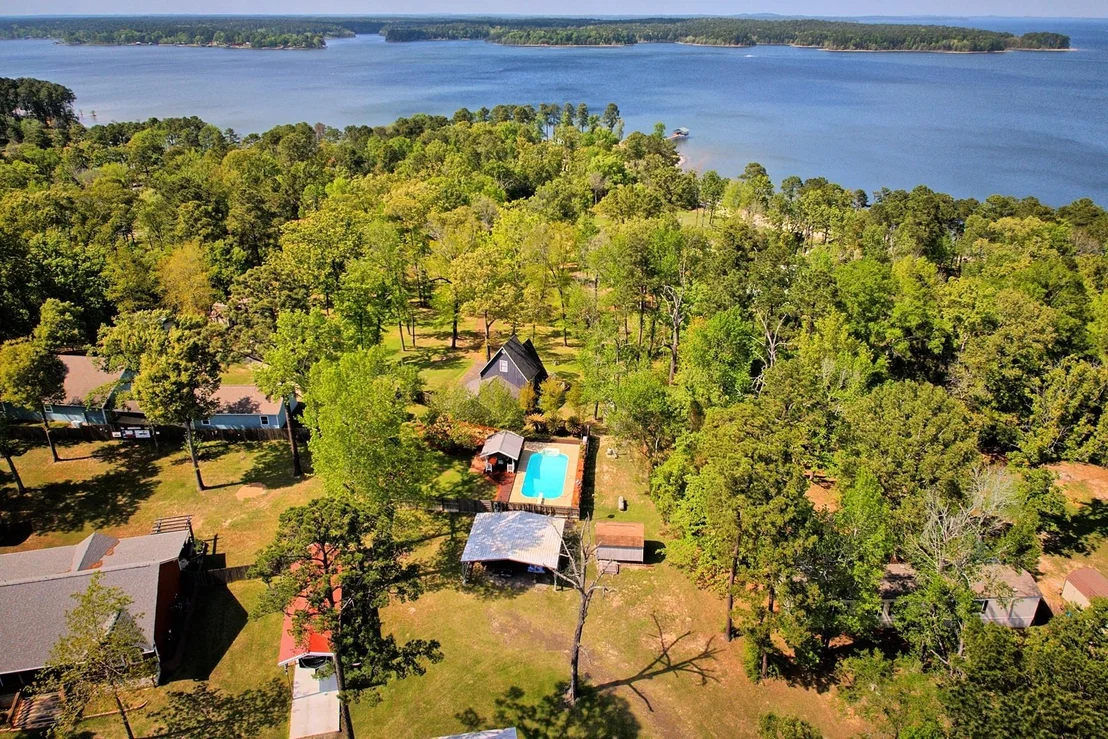 Photo of 670 Cedar Crest Circle