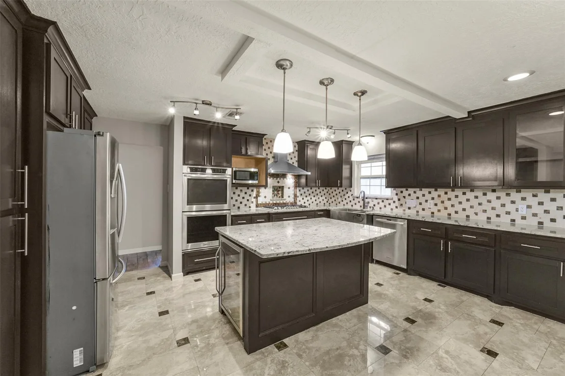 Photo of 5147 Beechnut Street