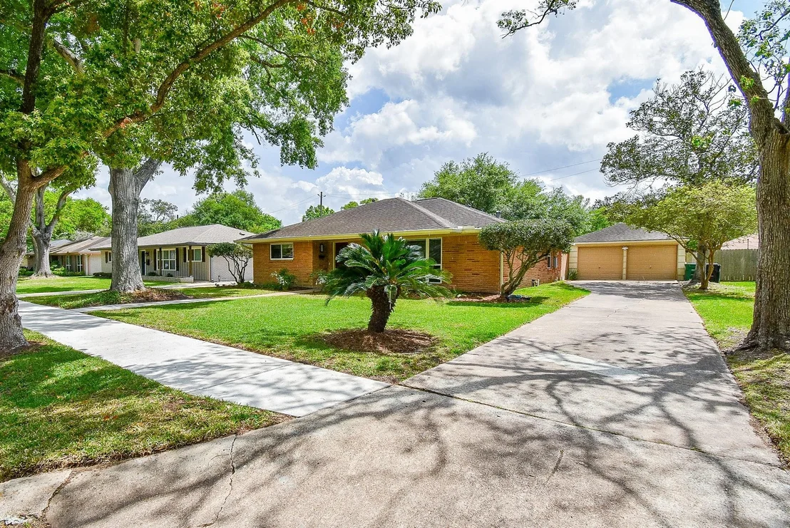 Photo of 5727 Arboles Drive