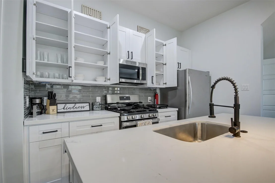 Photo of 9305 Tower Street