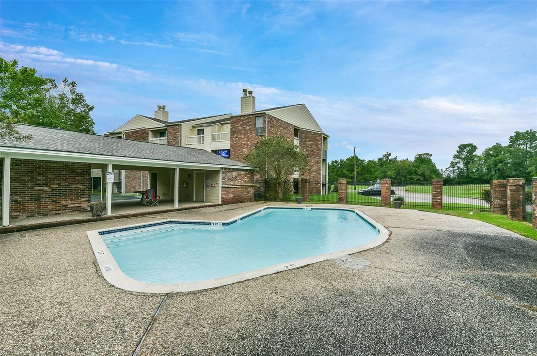Photo of Unit 274 at 2501 Gulf Freeway