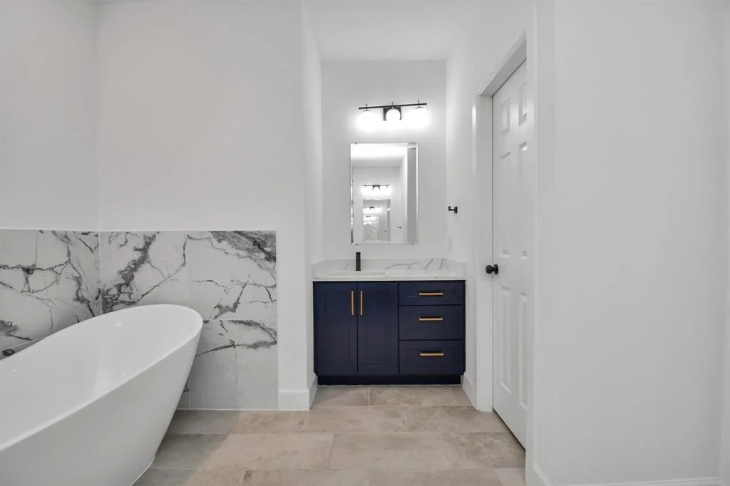 Photo of 226 Edgewater Drive