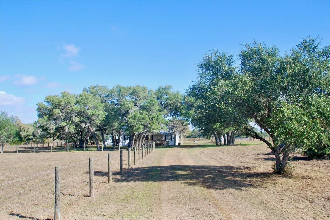 Photo of 415 County Road 457