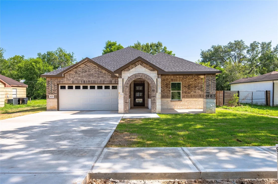 Photo of 8133 Wetherby Lane