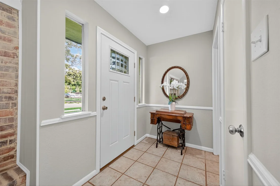Photo of 105 Glenmora Court