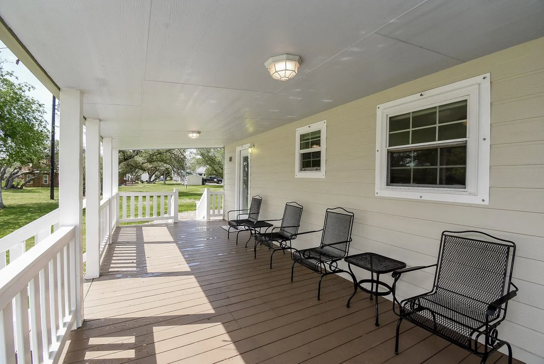 Photo of 1678 Bayview Drive