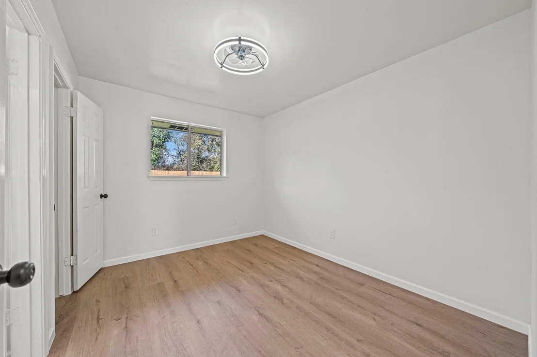 Photo of 11059 Vailview Drive
