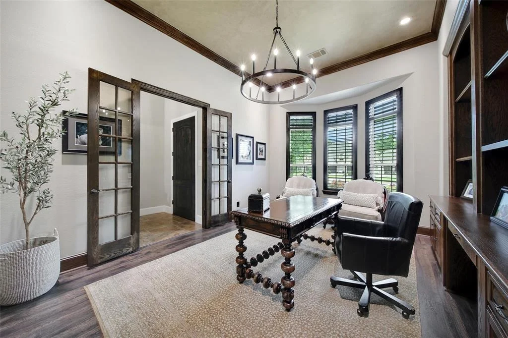 Photo of 111 N Silver Manor Circle