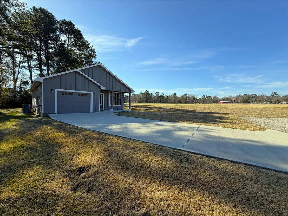 Photo of 75 Oakridge S