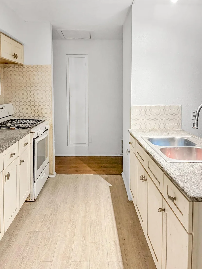 Photo of 4423 Holloway Drive