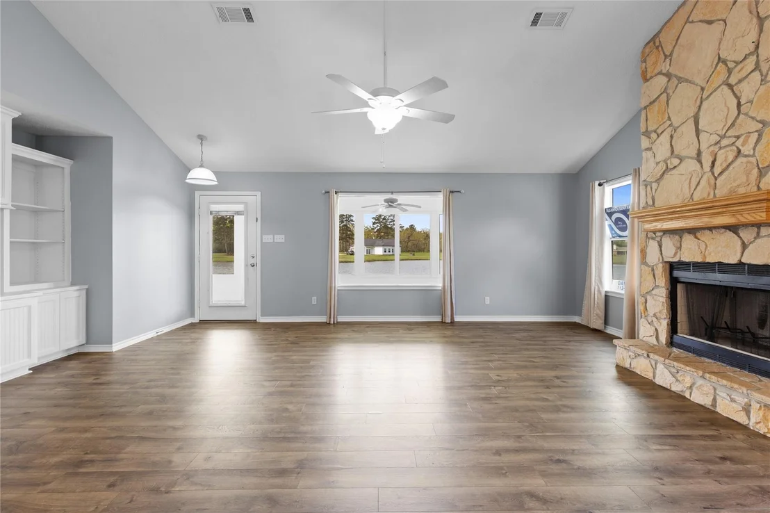 Photo of 140 Meadowview Drive