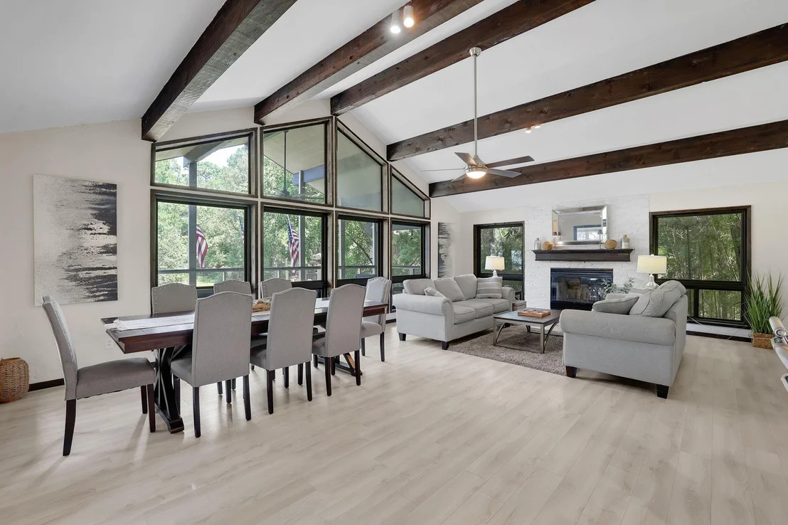 Photo of 511 N Forest Cove Loop