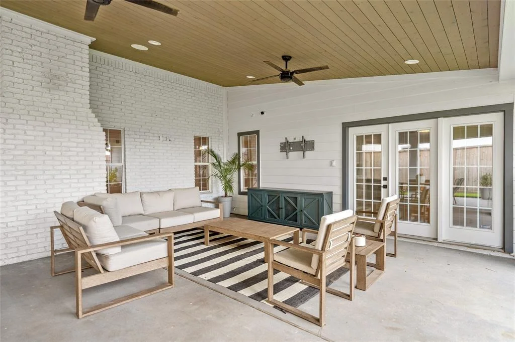 Photo of 854 W Forest Drive