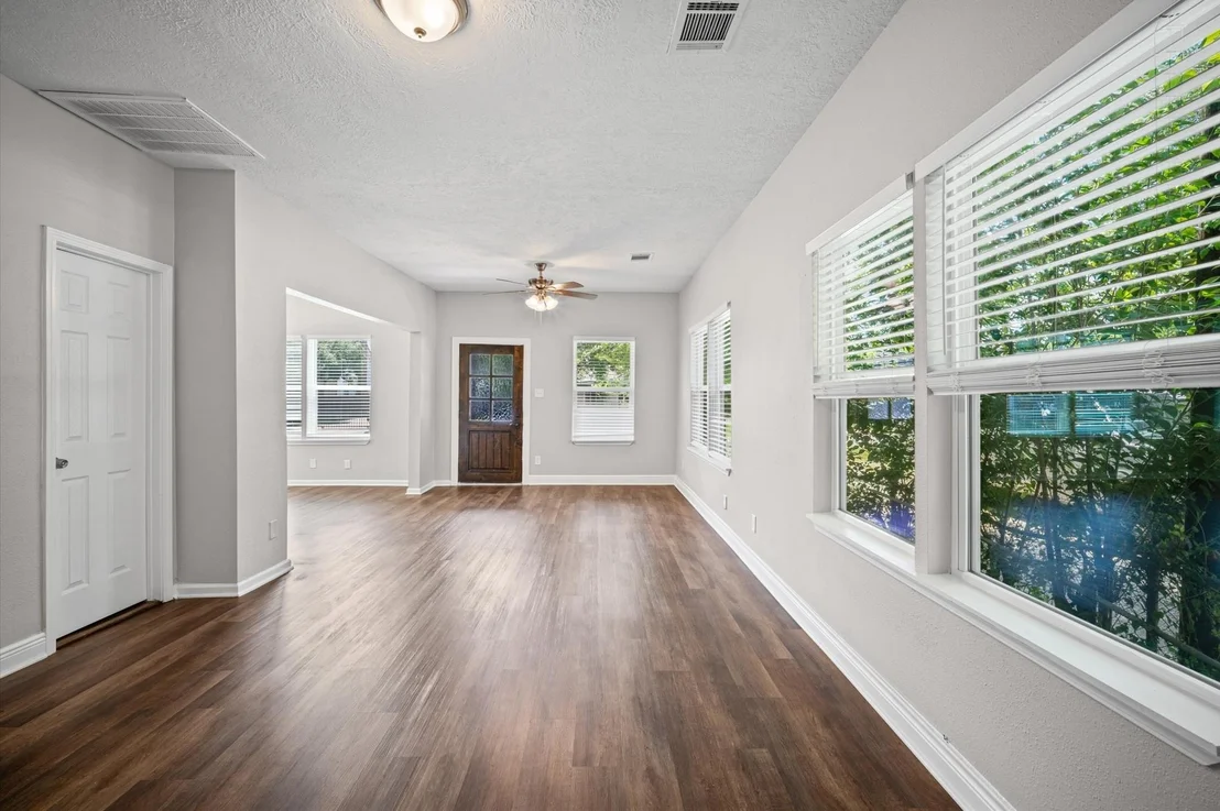 Photo of 909 King Street