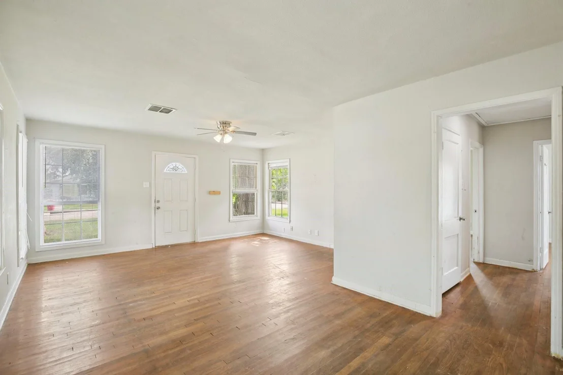 Photo of 1531 W 8th Street